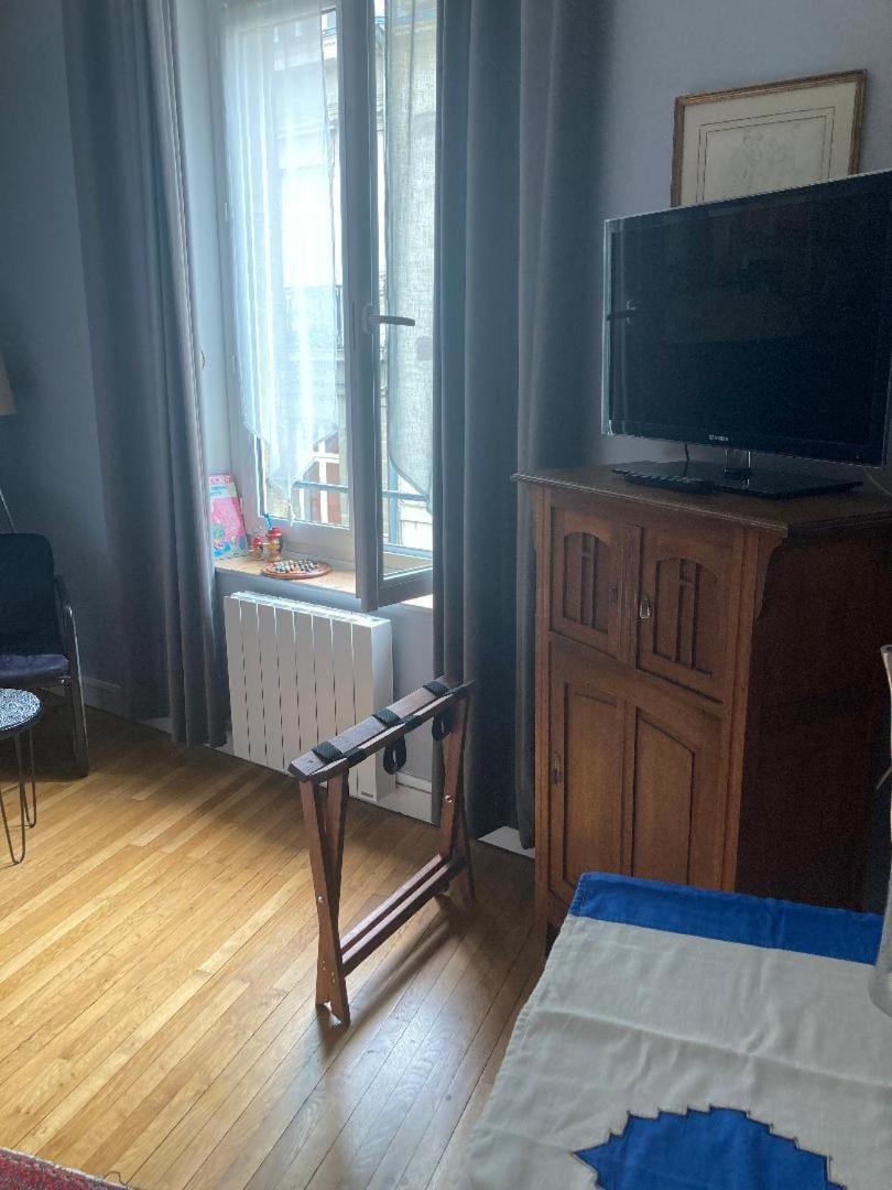 Chambre D'Hotes La Grotte De Voltaire Нант Экстерьер фото