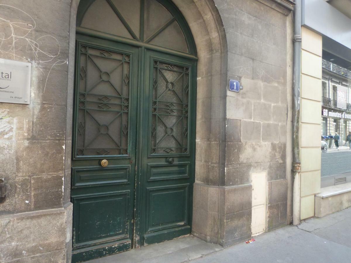 Chambre D'Hotes La Grotte De Voltaire Нант Экстерьер фото